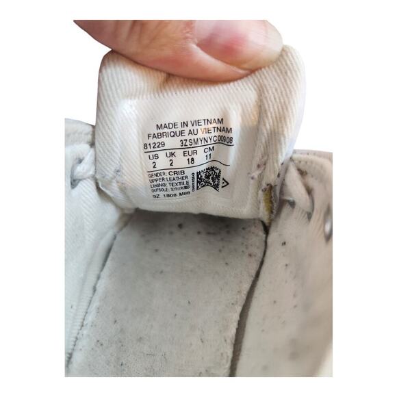 Converse all star 2 pr black & white sz 2 infant/toddler leather chuck taylors - Picture 7 of 14